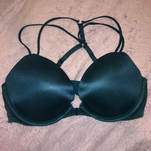 Victoria’s Secret Very Sexy push up bra. Front closer with a intricate back.